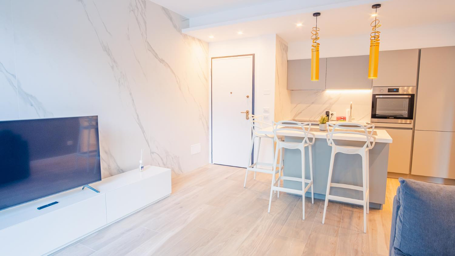 Others 3, Garda Luxury Suite - Italian Homing, Brescia