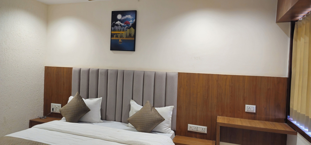 Room 5, Hotel Glory, Ahmadabad