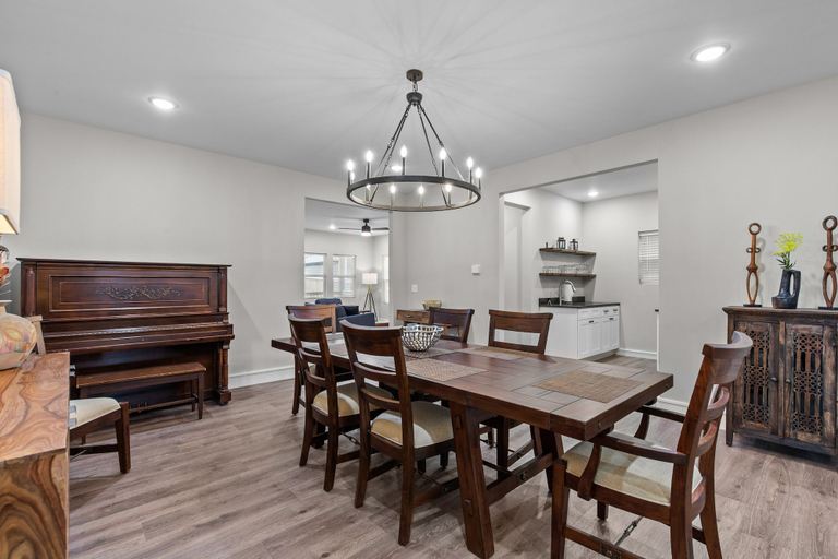 Interior 2, 3323: Uptown Elegant Escape by JZ Vacation Rentals, Saint Louis