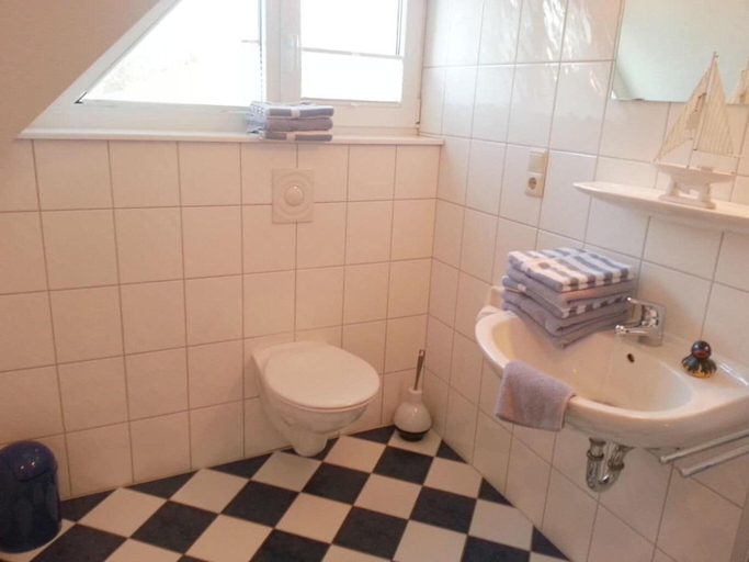 Bathroom, Huus int Legde West, Aurich