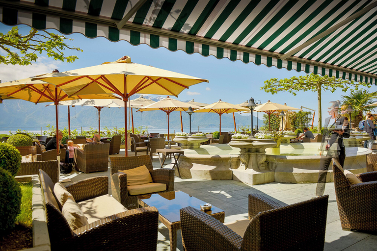 Outdoor dining 4, La Residence des Trois Couronnes, Pays-d'Enhaut