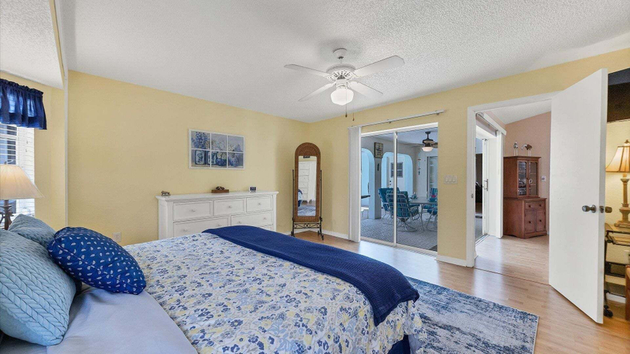 Interior 3, Cop26360, Charlotte