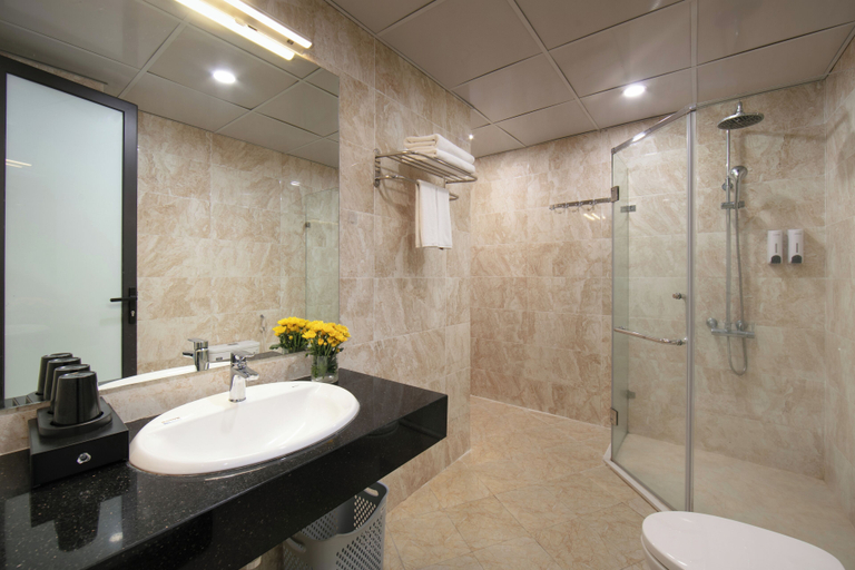 Bathroom 4, Fuji Hotel and Apartment Cau Giay, Cầu Giấy