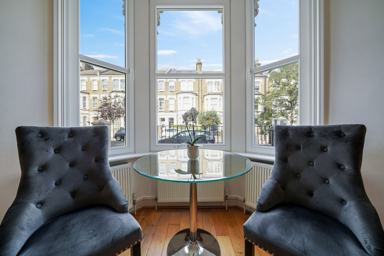 Room 5, Bright Queen s Park 1 bed apt, London