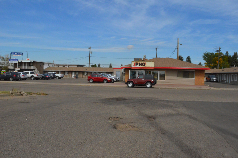 Exterior & Views 2, TC Motel, Division No. 1