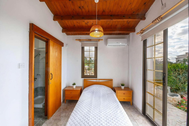 Room 2, Villa Adonis in Argaka