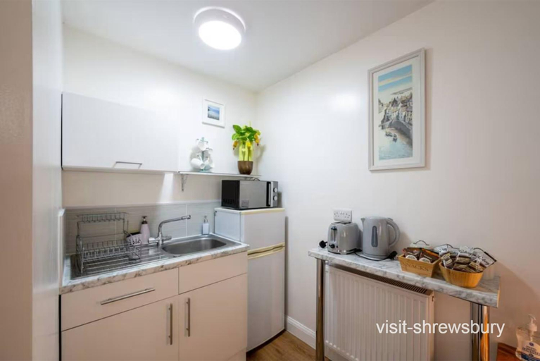 Others 5, Personal En-suite, Shropshire