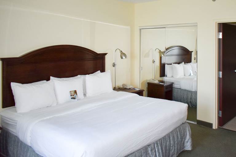 Bedroom 3, Comfort Inn & Suites Tavares North, Lake