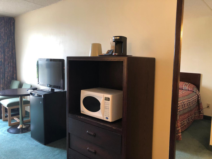 Others 5, Westwind Motor Inn Hotel, Division No. 11