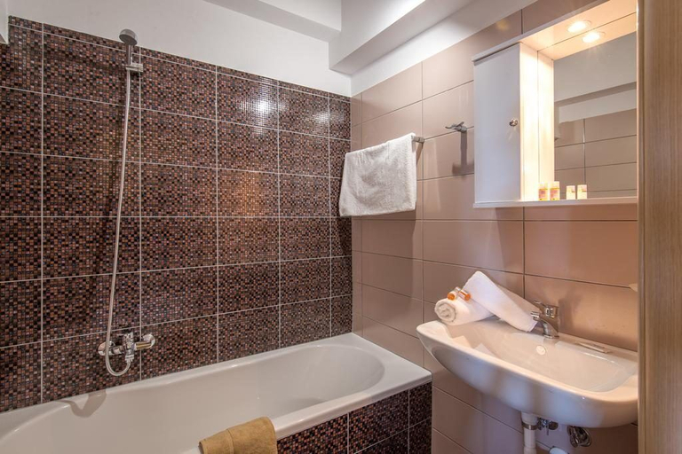Bathroom 4, Costa Smeralda, Epirus
