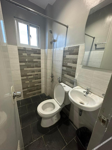 Bathroom 4, Twilight Tower, Ormoc City