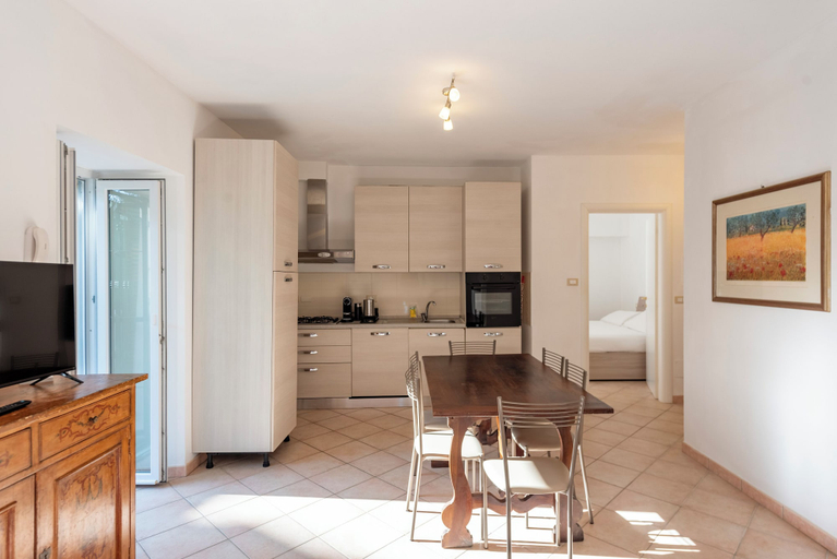 Private kitchen 5, Sunny Family Flat with Garden, Genova