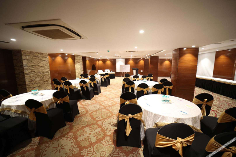 Food & Drinks 4, The Red Velvet Hotel Samarpan, Patna