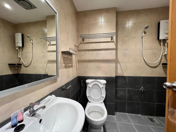 Bathroom 3, Margo Hotel KK, Kota Kinabalu