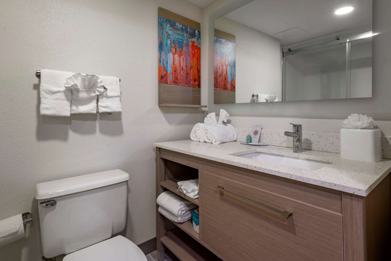 Bathroom 5, MainStay Suites Horsham - Philadelphia, Montgomery