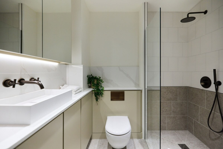 Room 4, Pembridge Residence Bright Stylish Notting Hill 17, London