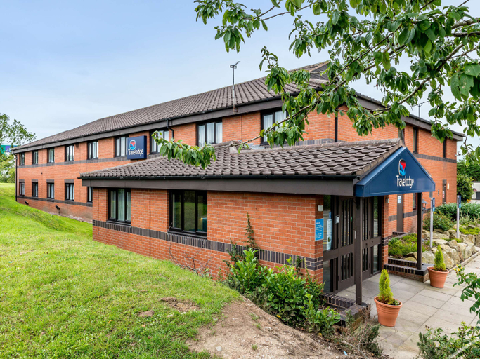 Exterior & Views 1, Travelodge Middlewich, Cheshire West and Chester