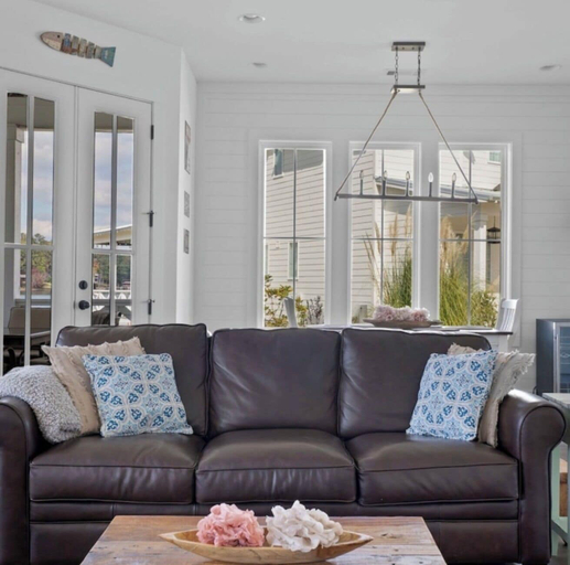 Living area 2, Lake Happy, Tallapoosa