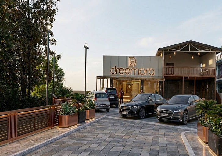 Property grounds, Hotel Dreemora, Nainital