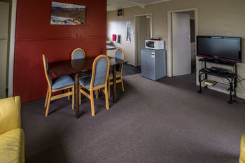 Others 4, Ascot Motor Lodge, Buller