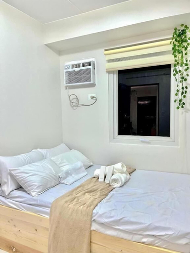 Room 2, Urban Deca Homes Banilad By Gerra, Mandaue City