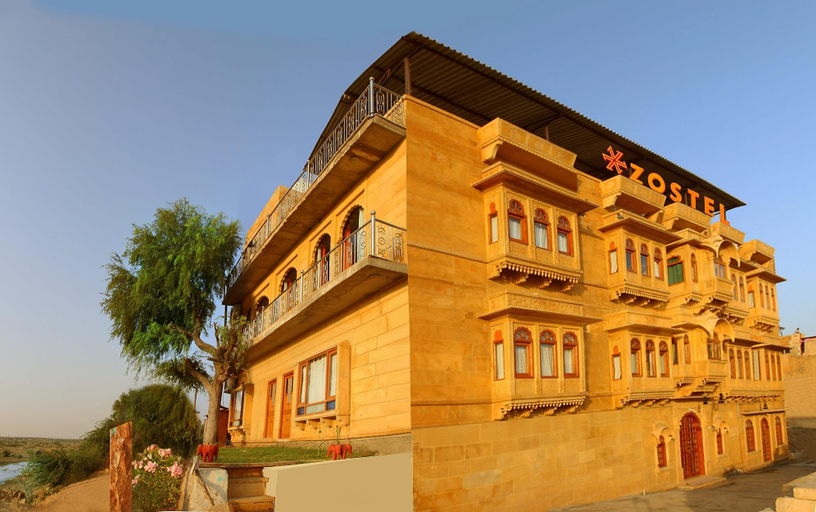 Exterior & Views