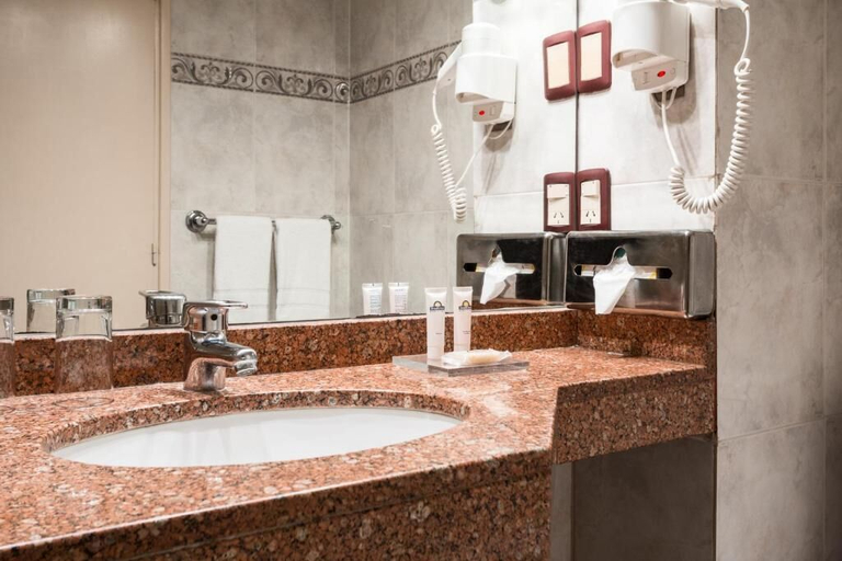 Bathroom 4, ALFA SUITES, Montevideo