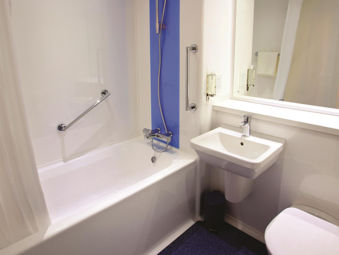 Bathroom 5, Travelodge London Chessington Tolworth, London
