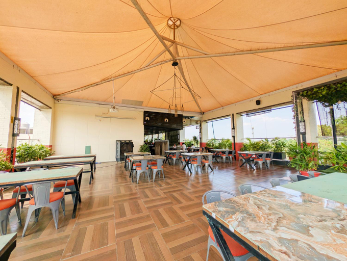 Food & Drinks 5, Solaris Hotel and Club, Indore