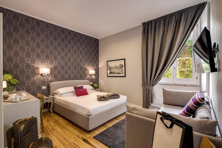 Bedroom 2, magenta collection navona, Rome