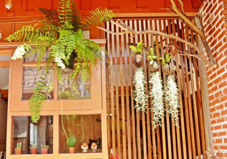 Exterior detail, Pailin Guest House, Phra Nakhon