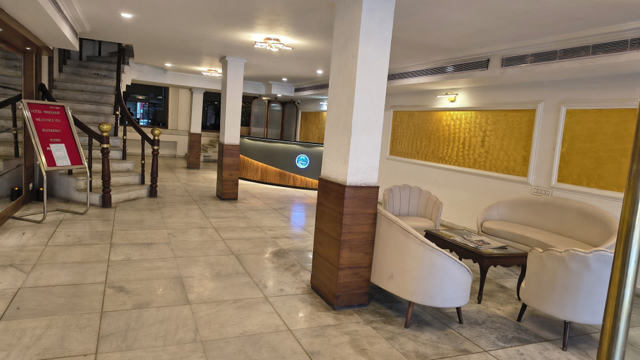Lobby 5, Hotel Windsmur, Solan