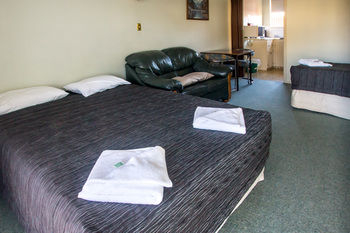 Others 5, Ascot Motor Lodge, Buller