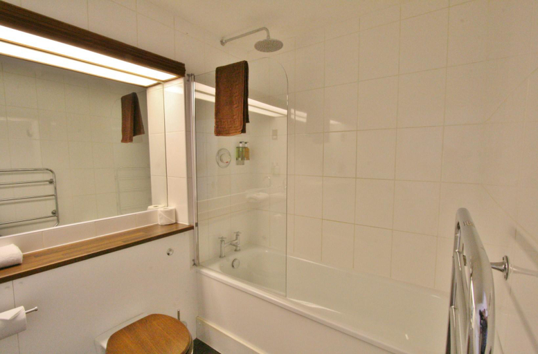 Bathroom 4, The New County Hotel, Gloucestershire