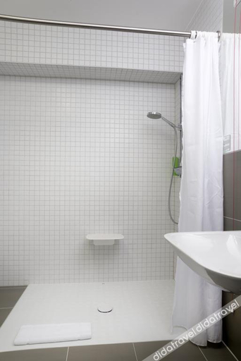Others 3, Mara Hotel, Ilm-Kreis