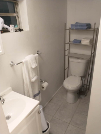 Bathroom 3, The Van Zant House, Duval