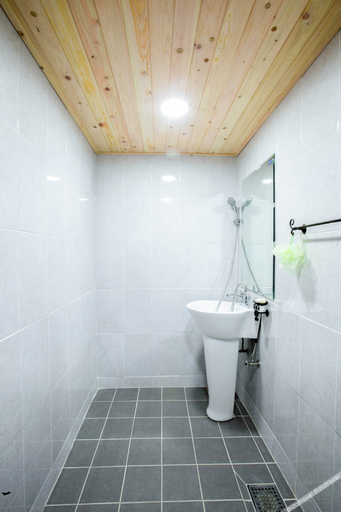 Bathroom 3, jeonjuhanogmaeul ilragdangsarangcae, Jeonju