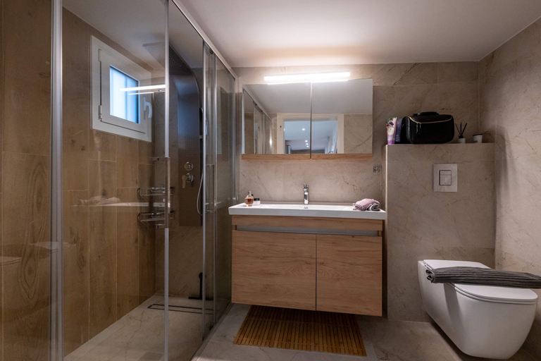 Room 4, Charming Seaside Stay in Verga - Relax in Style, Peloponnese