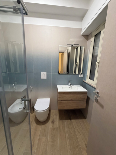 Bathroom 5, le casette marconi, Foggia