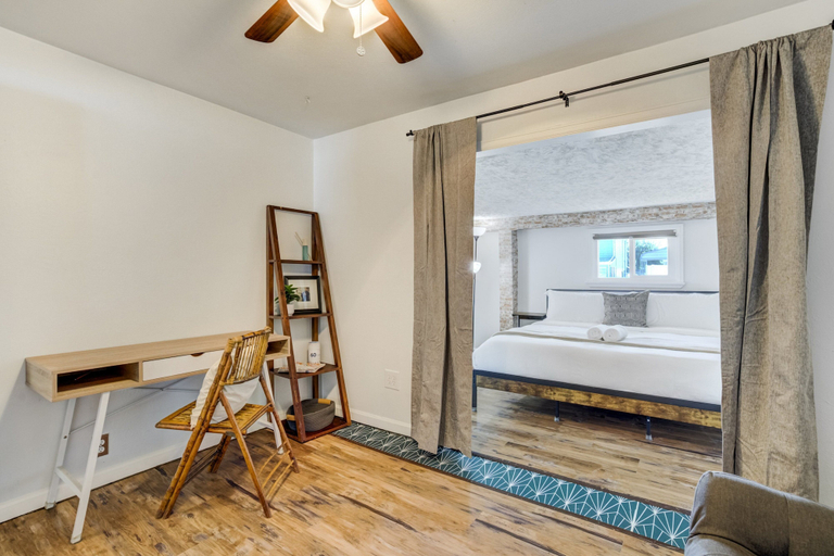 Interior 3, 2116 Salt Dr, El Paso