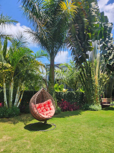 Property grounds 5, Silva Montana, Maara