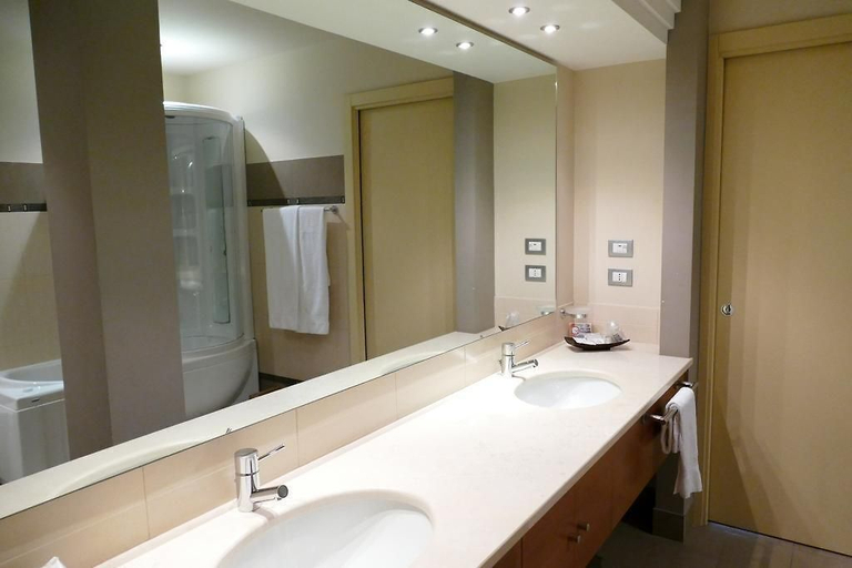 Bathroom 2, Stella charming & luxury rooms, Bari