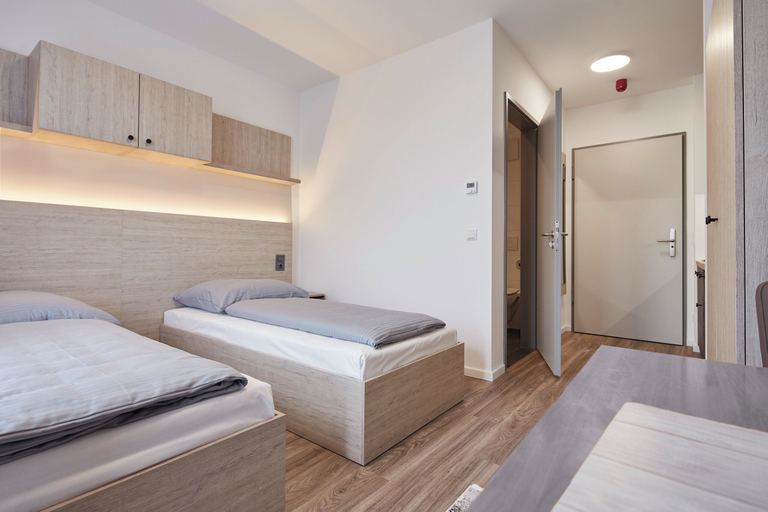 Bedroom 5, Bader Aparthotel, München