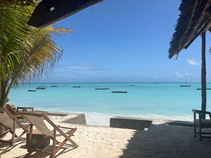 Food & Drinks 4, Aluna Beach House, Kaskazini 'A'