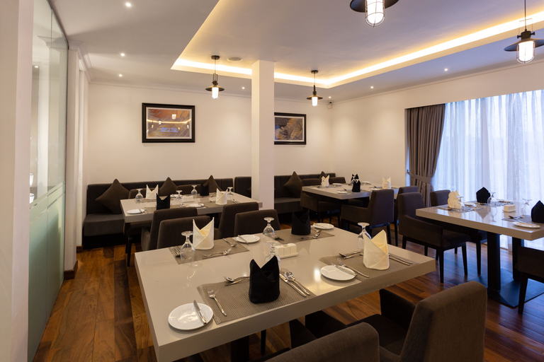 Food & Drinks, Hotel Grand Turf, Nuwara Eliya
