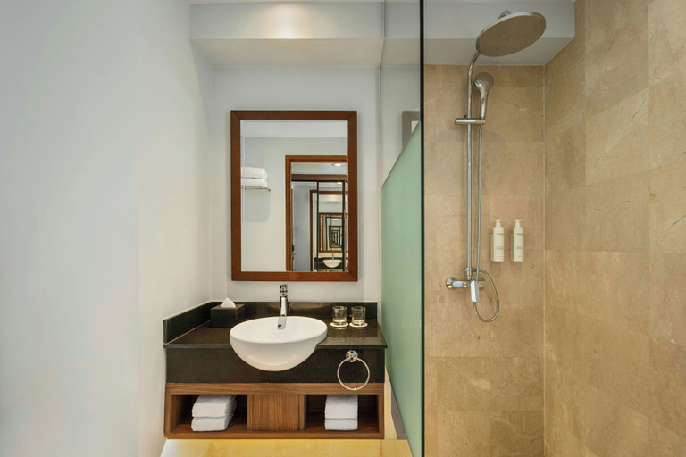 Bathroom 5, Fairfield by Marriott Bali Kuta Ngurah Rai, Badung