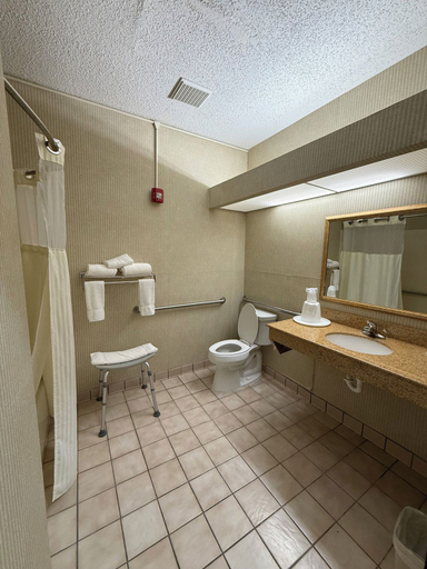 Bathroom 3, Days Inn by Wyndham Dodge City, Ford