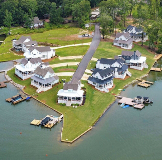 Exterior 5, Lake Happy, Tallapoosa
