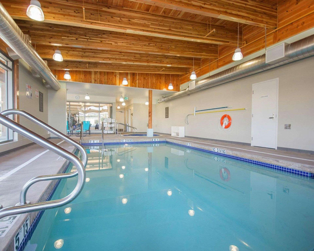 Sport & Beauty 2, Comfort Inn & Suites, Comox-Strathcona