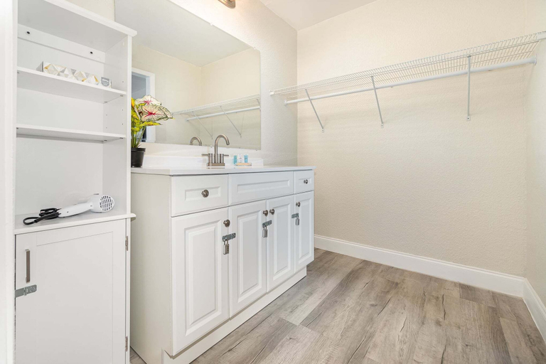 Interior 5, 2050 E Irlo Bronson, 1bed, Osceola